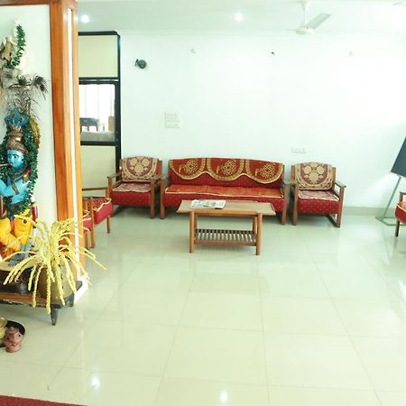 Hotel Nandanam Guruvāyūr Kültér fotó