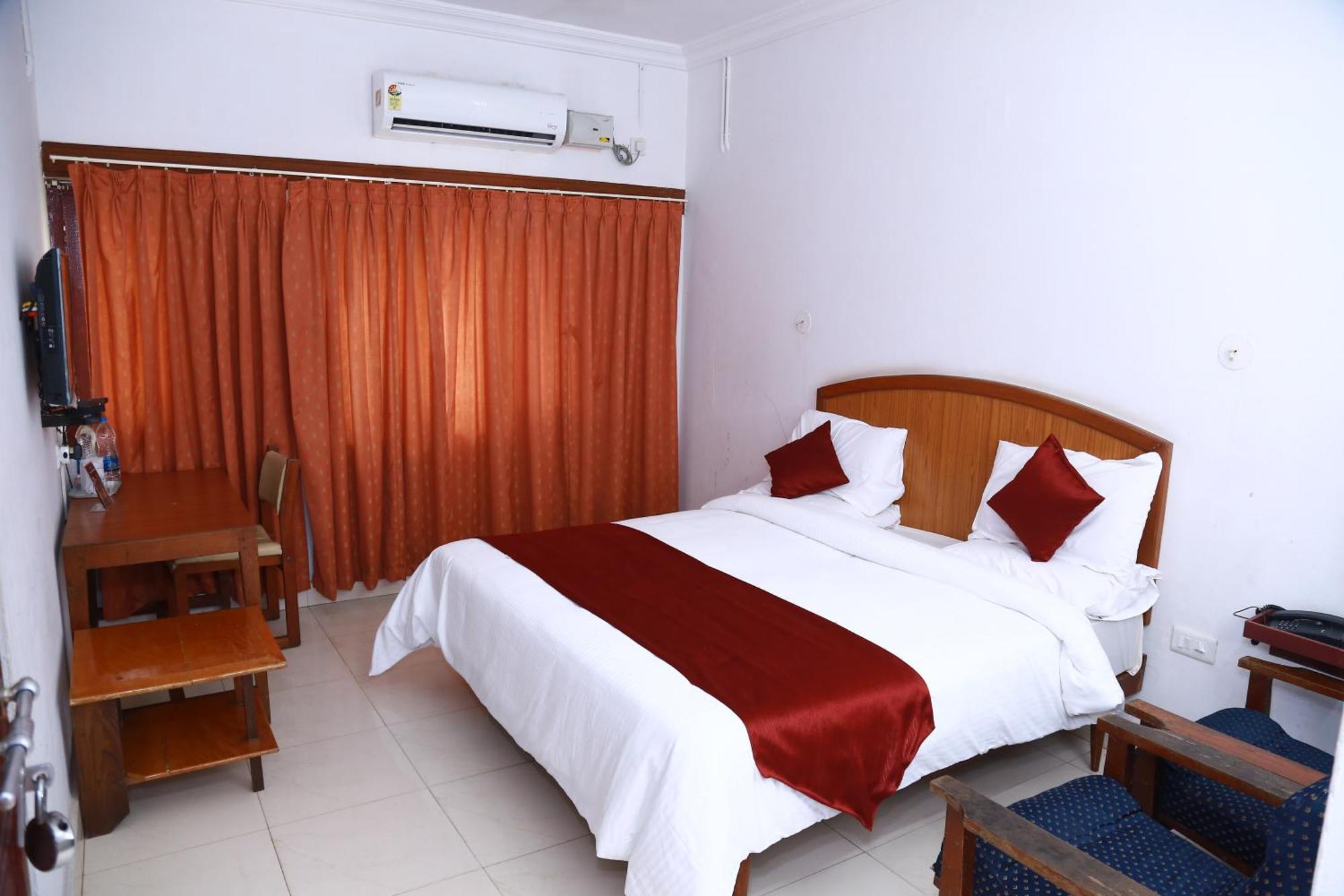 Hotel Nandanam Guruvāyūr Kültér fotó