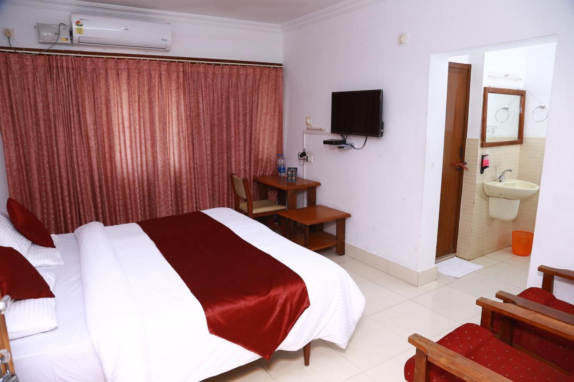 Hotel Nandanam Guruvāyūr Kültér fotó