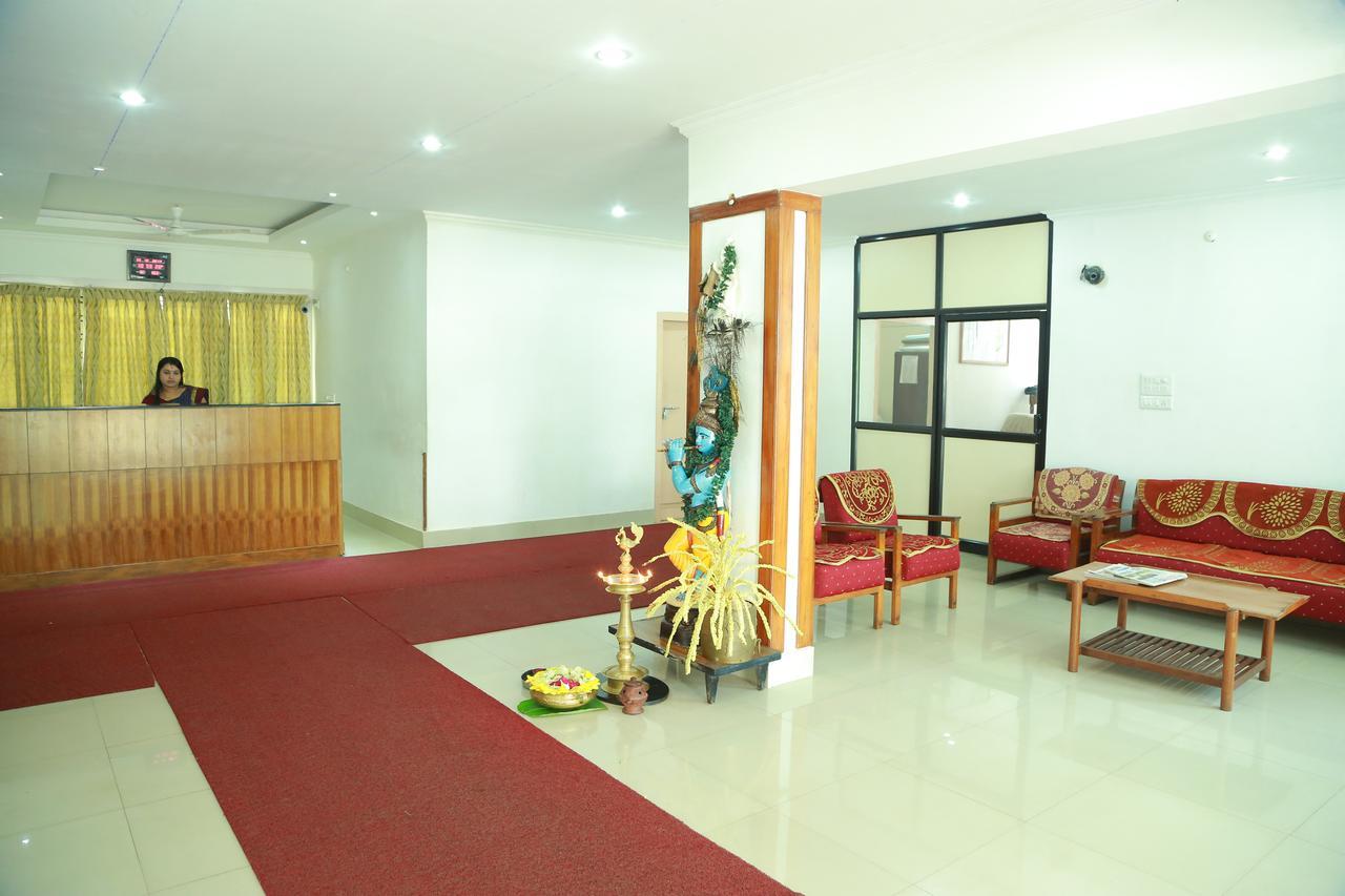 Hotel Nandanam Guruvāyūr Kültér fotó