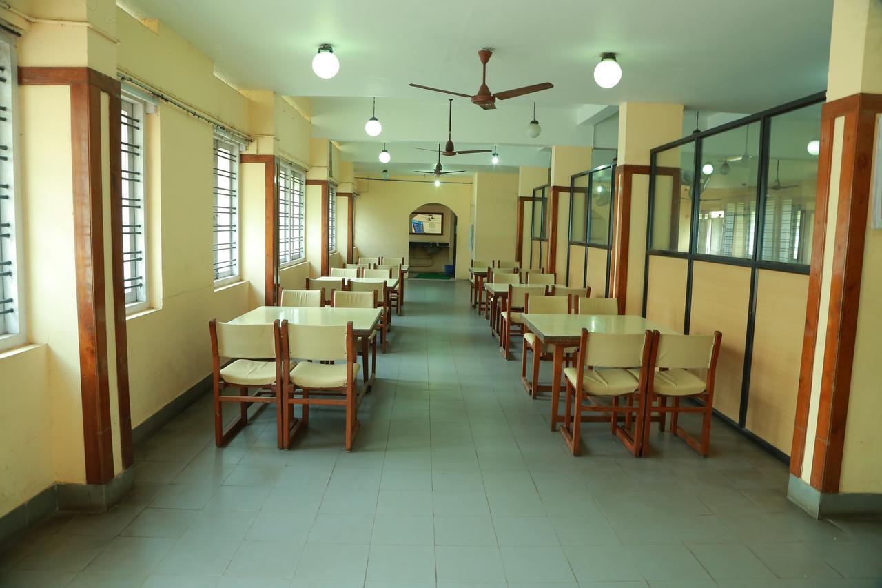 Hotel Nandanam Guruvāyūr Kültér fotó